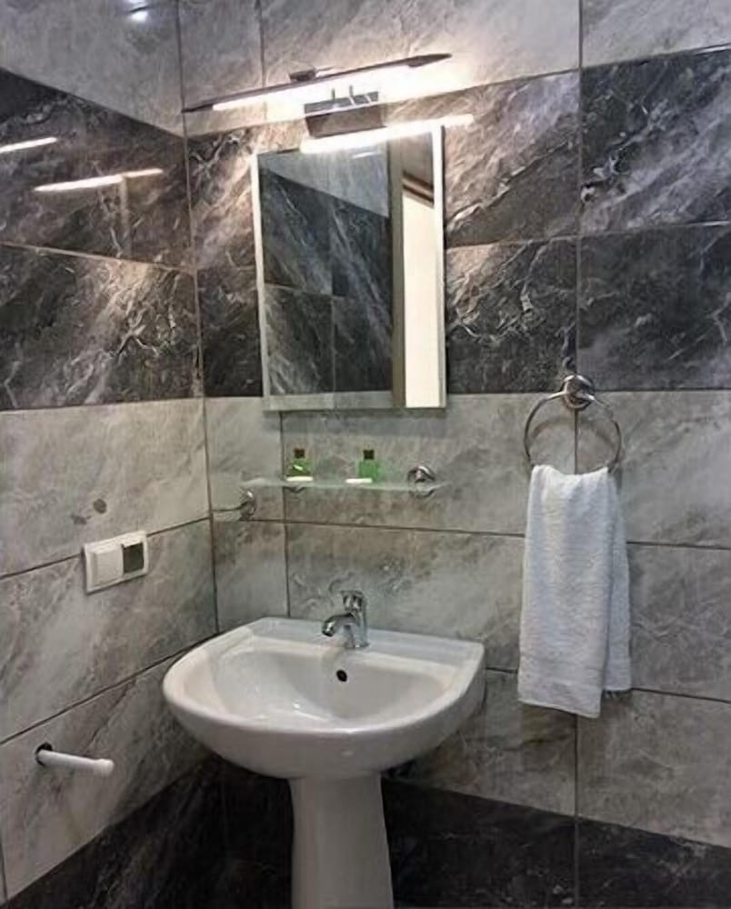 Apartment, 1 Bedroom, Kitchen photo 2