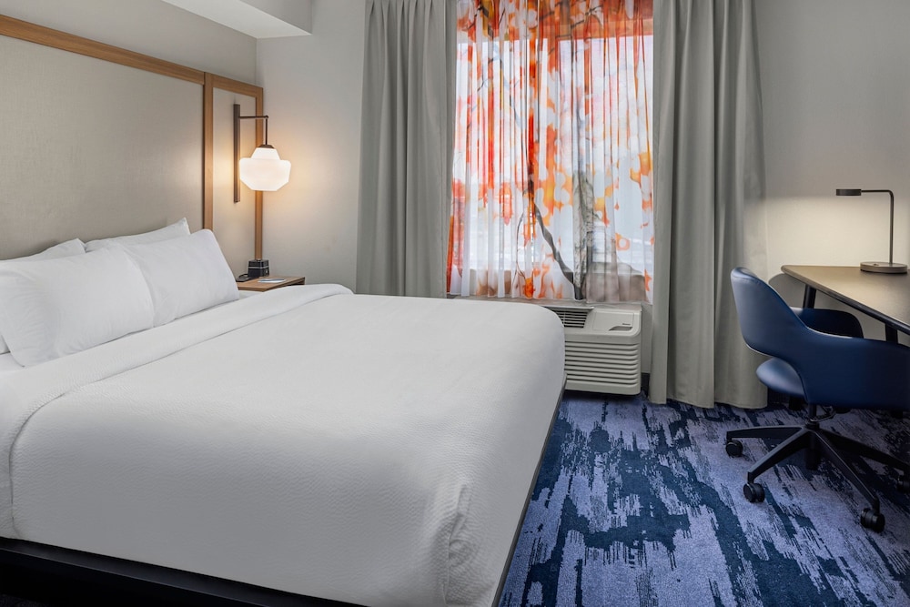 Suite, 1 Bedroom - Photo 3