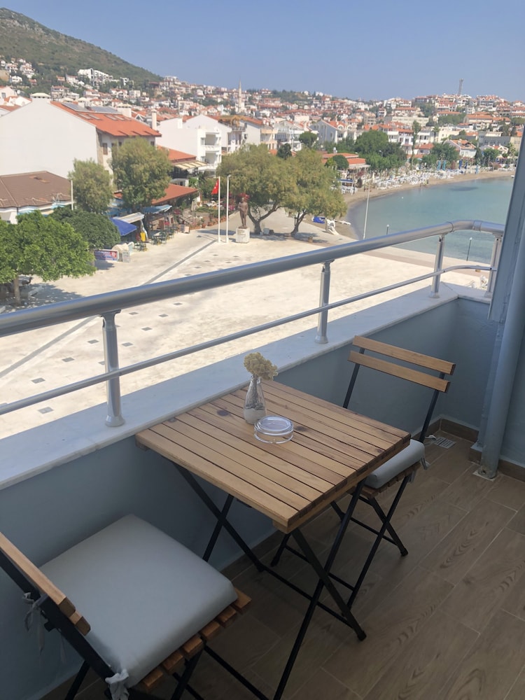 Standard Double Room, Partial Sea View photo 2