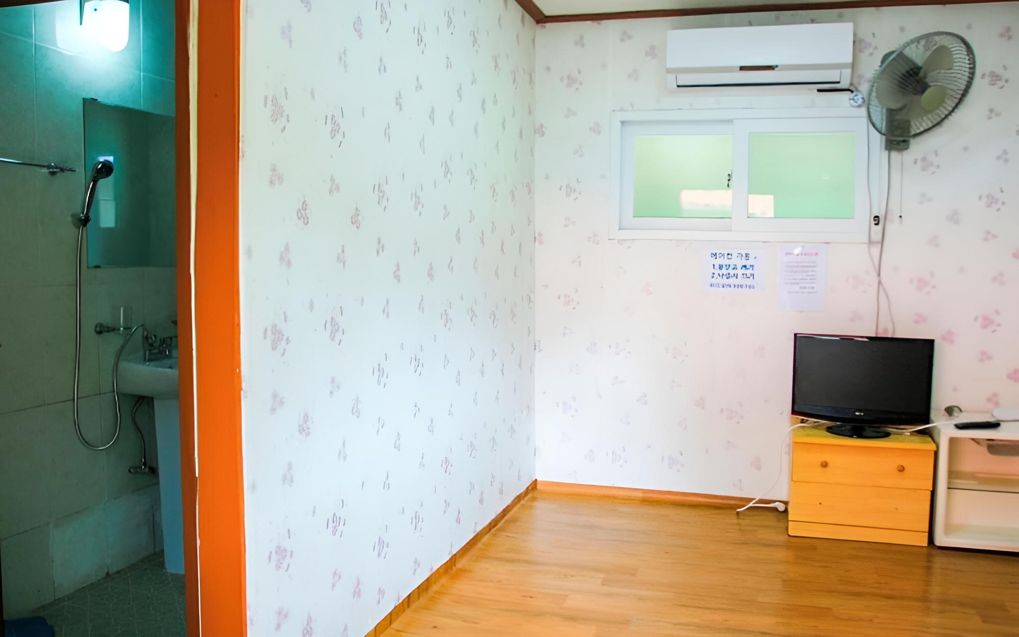Room (Lily) photo 1