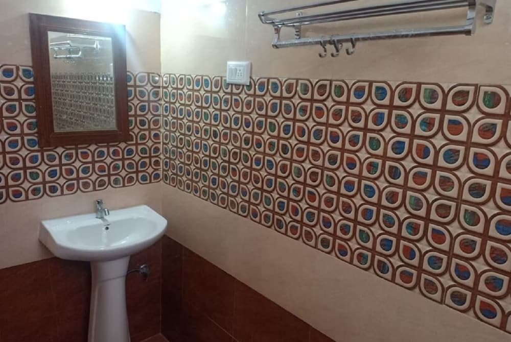 Superior Triple Room, City View photo 2