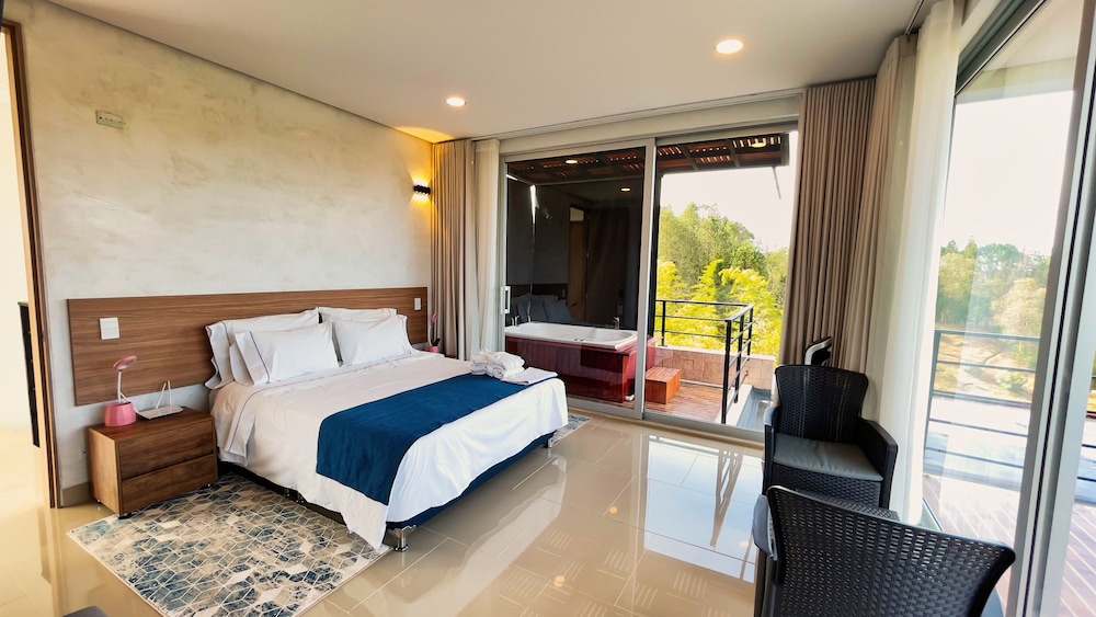 Junior Suite With Jacuzzi photo 1