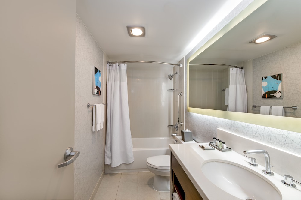 Standard Room, 2 Queen Beds, Non Smoking (No Resort Fee) - Photo 4