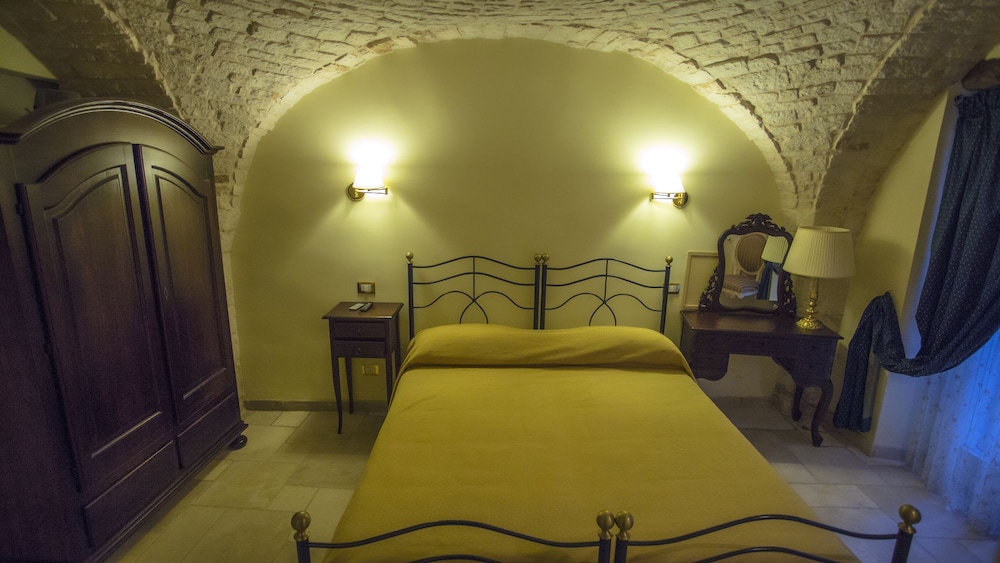 Standard Double or Twin Room, Ensuite photo 1