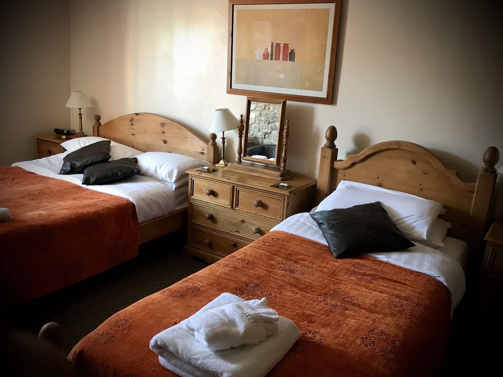 Standard Double or Twin Room photo 3
