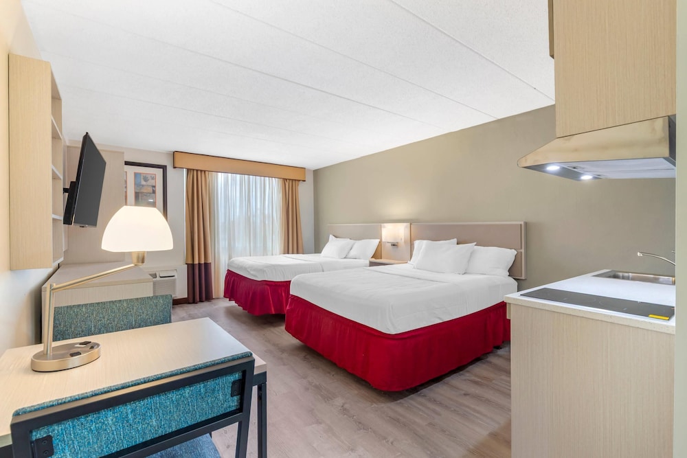 Standard Room, 2 Queen Beds, Non Smoking photo 1