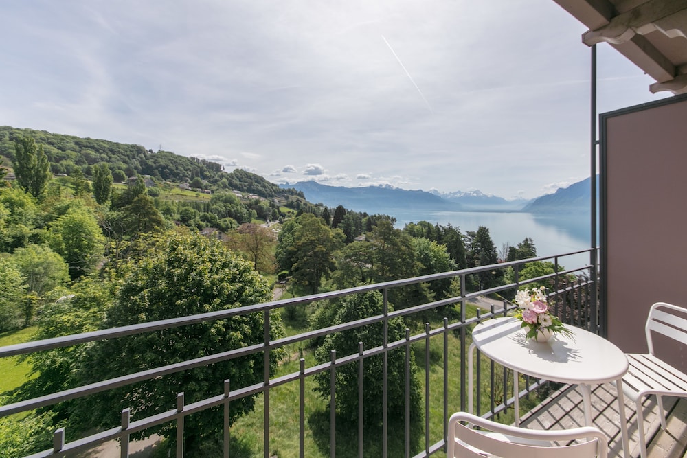 Double Room, Balcony, Partial Lake View - Photo 5