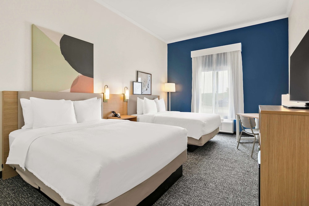 Room, 2 Queen Beds - Photo 1