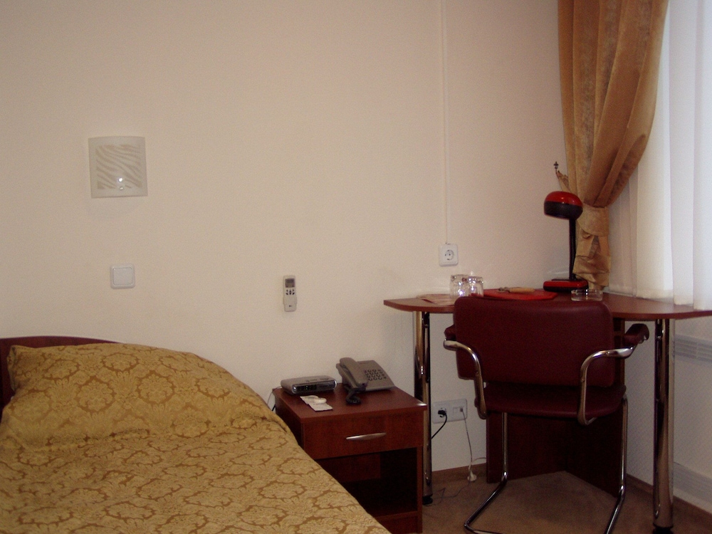 Standard Single Room, Shared Bathroom