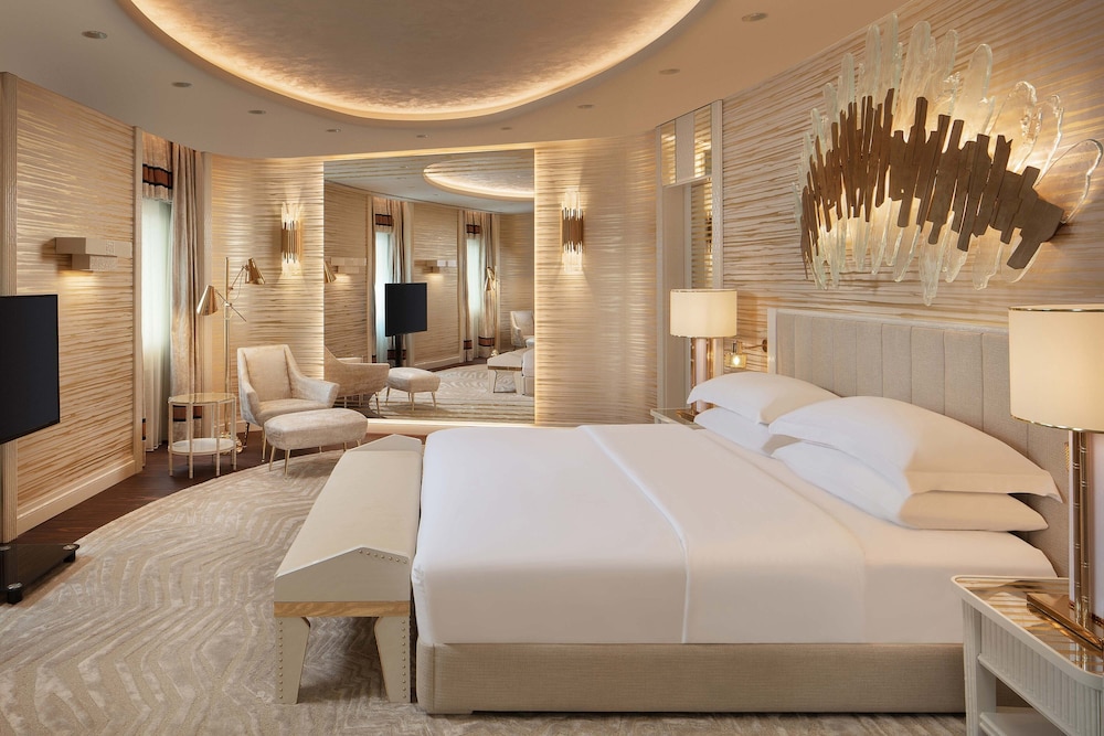 Presidential Suite, 1 King Bed, City View