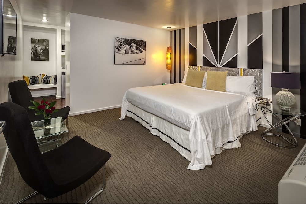 Single King - Celebrity Theme Room photo 3
