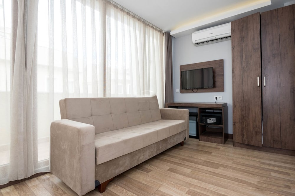Deluxe Triple Room photo 3