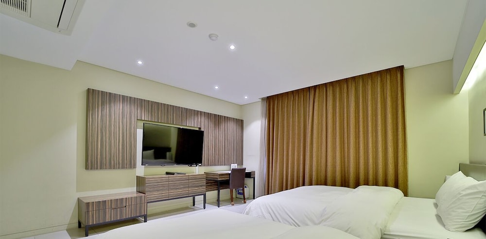 Deluxe Twin Room photo 3