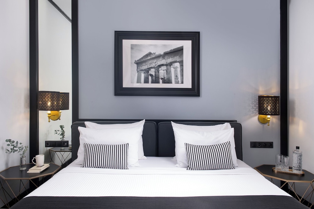 Double or Twin Room thumbnail 5