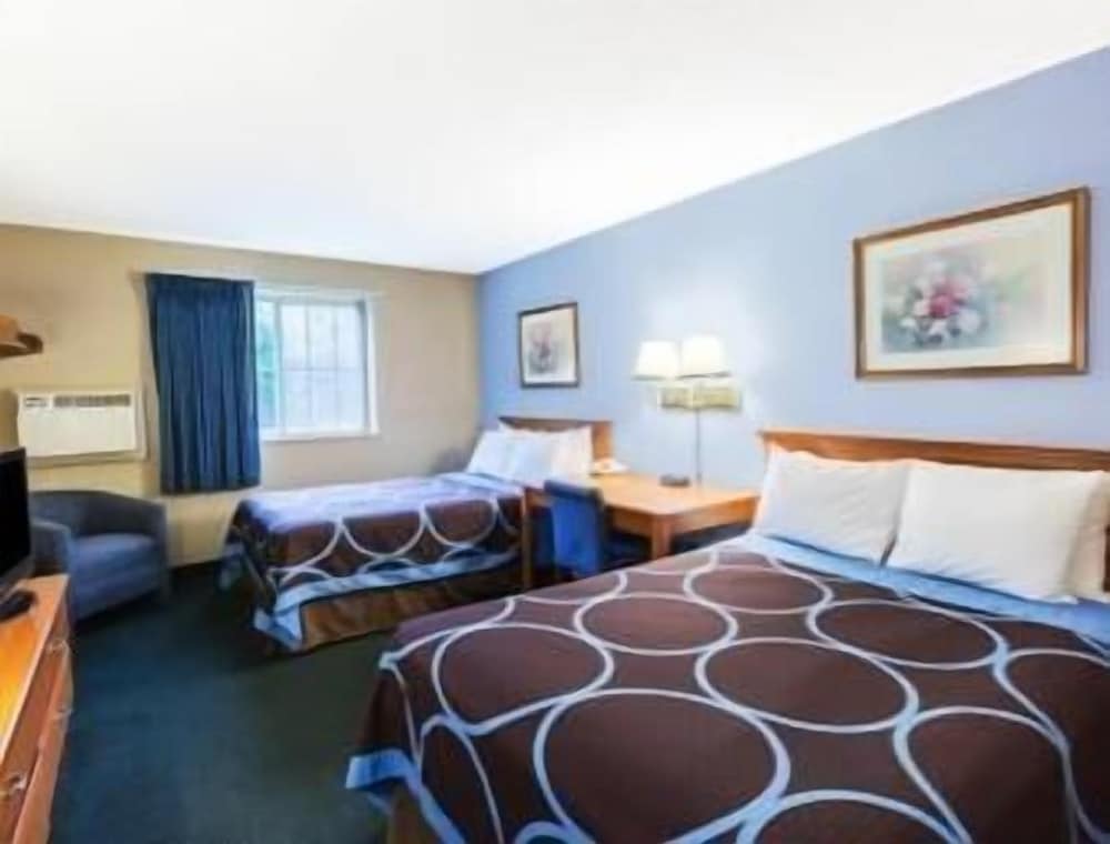 Room, 2 Double Beds, Non Smoking - Photo 6