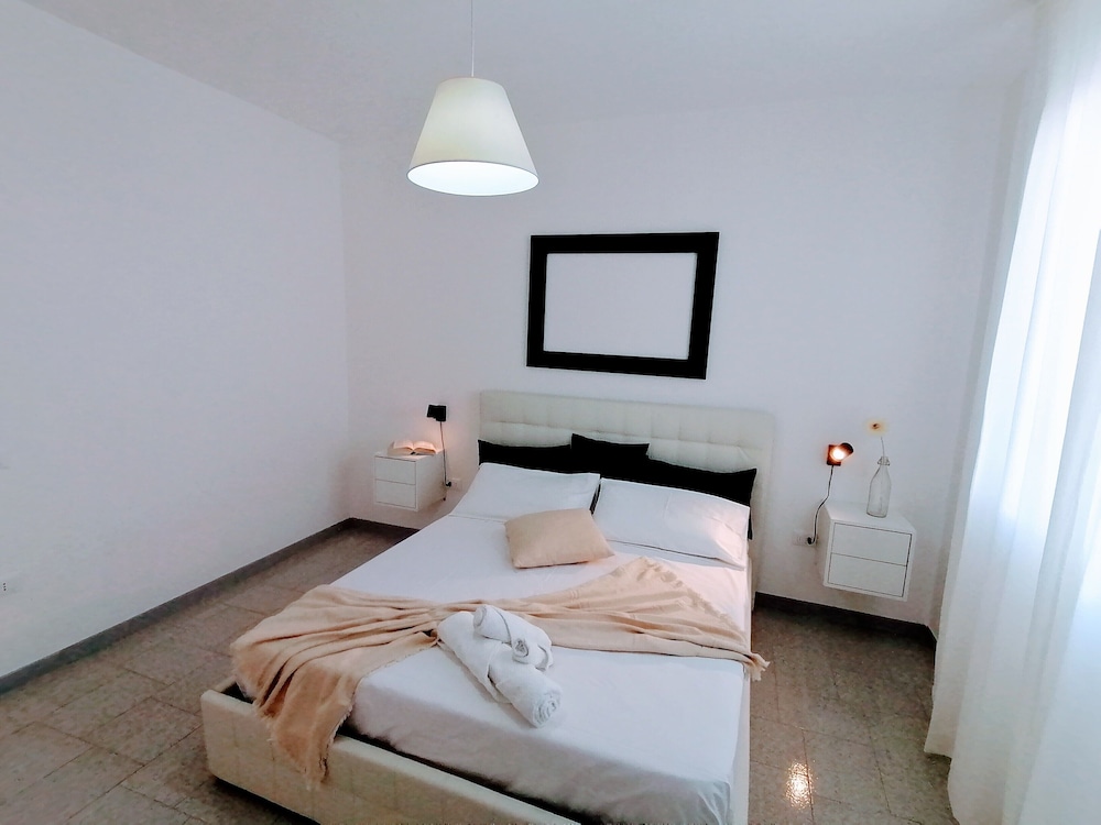 Apartment, 2 Bedrooms, Balcony, Tower photo 1