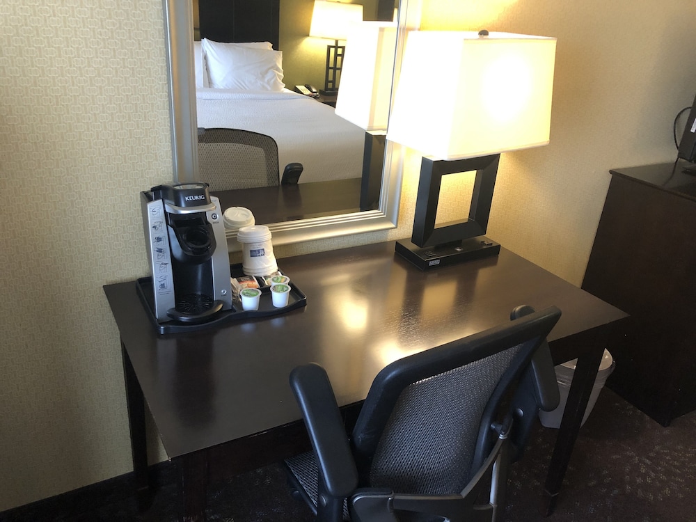 Suite, 1 King Bed, Accessible (Communications,Additional Living Area) - Photo 3
