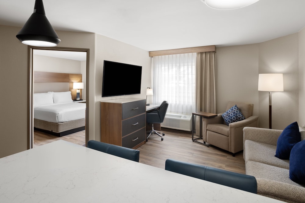 Suite, 1 Bedroom, Mobility Accessible (Communications) - Photo 7