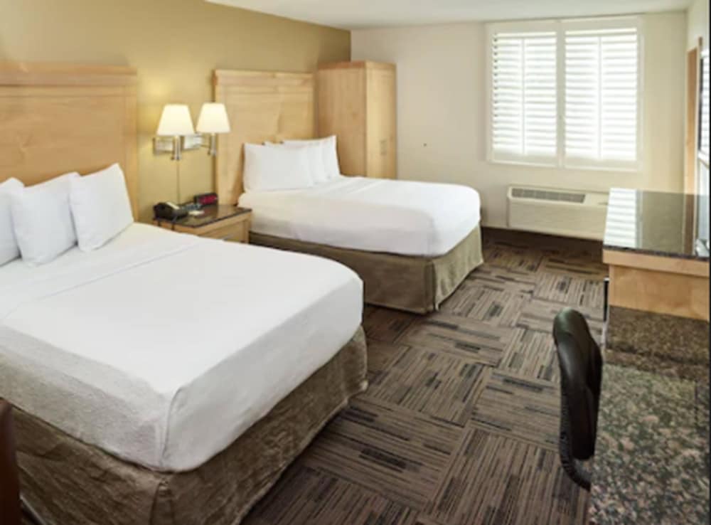 Deluxe Room, 2 Double Beds, Accessible, Non Smoking - Photo 2