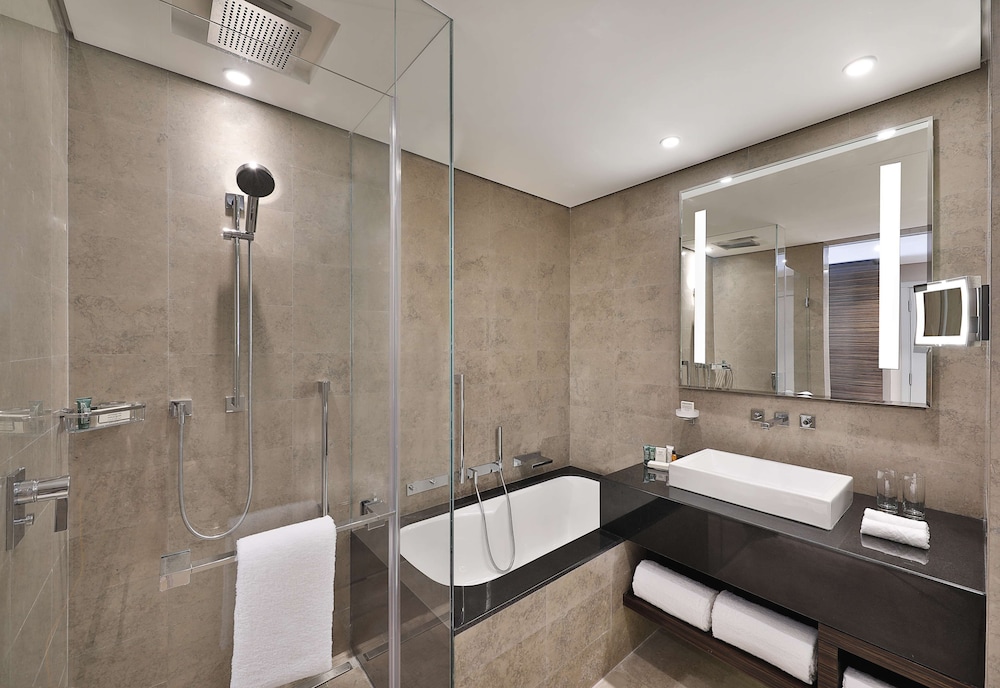 Executive Room, 1 King Bed - Photo 6