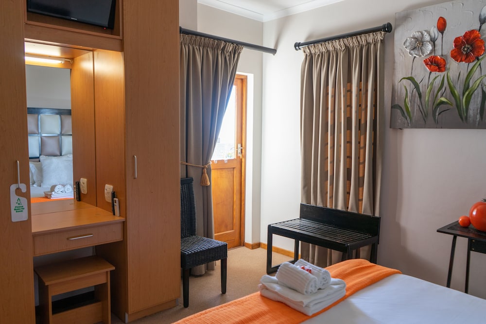 Double Room - Photo 4
