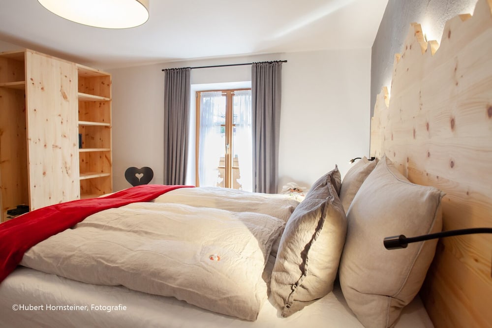 Deluxe Apartment, 2 Bedrooms, Slope side photo 2