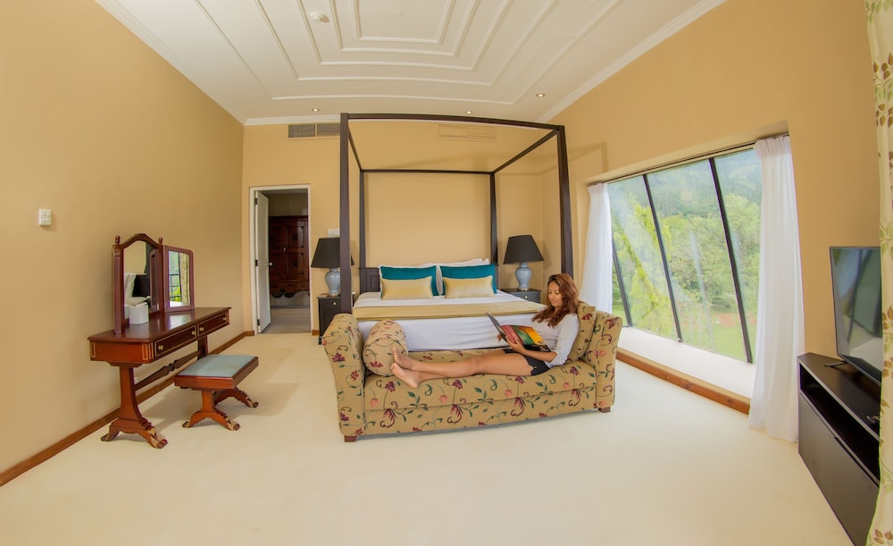 Suite - Photo 10