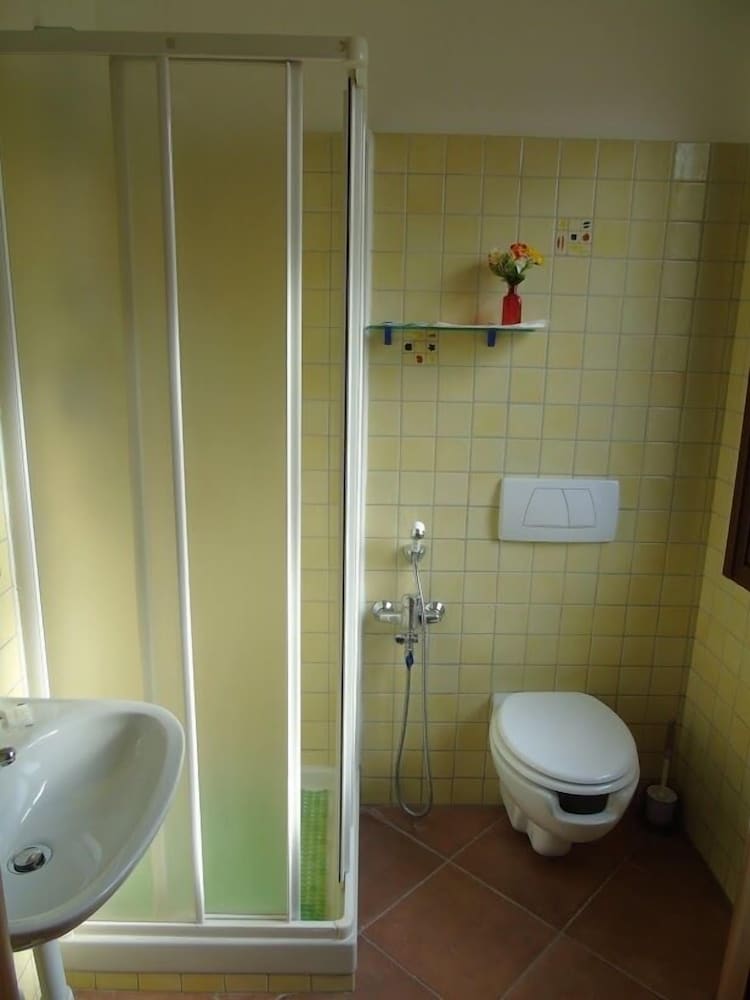 Economy Double Room photo 1
