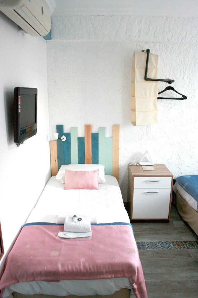Luxury Triple Room, 1 Bedroom, Kitchenette, Beachside photo 1