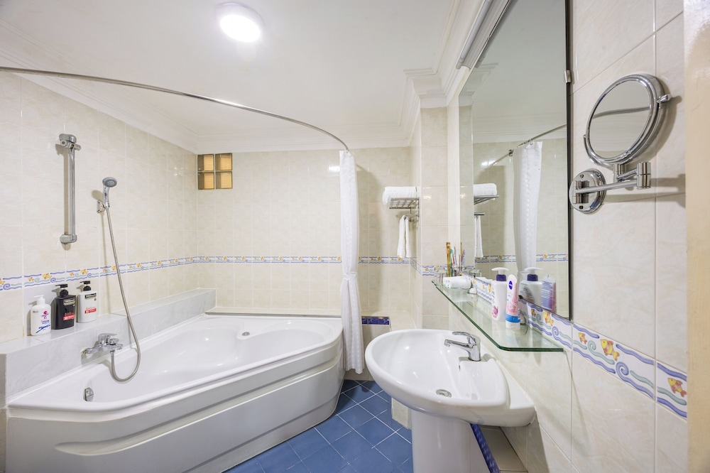 Family Quadruple Room, Air conditioning, City View photo 2