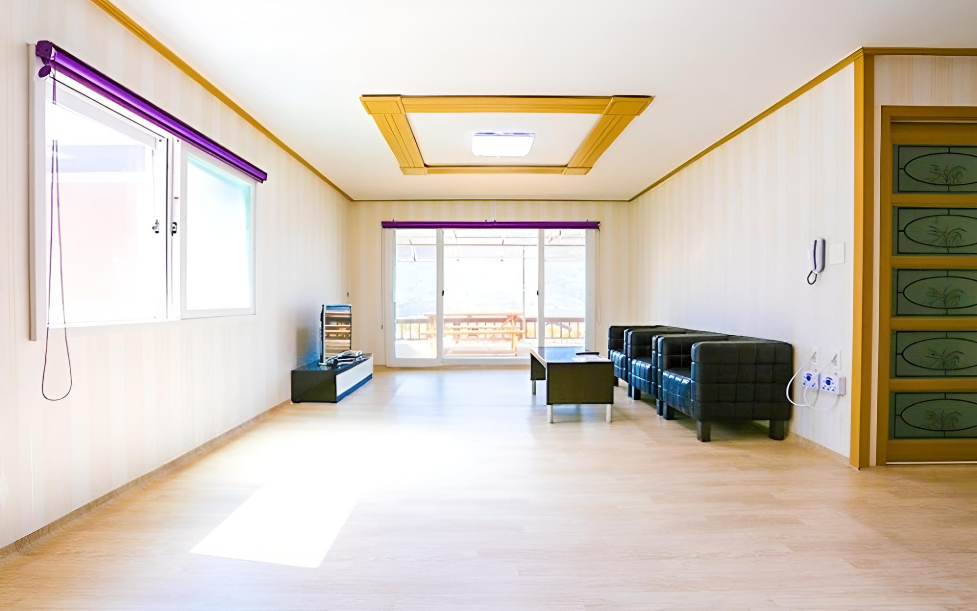 Room (Complex B) photo 2