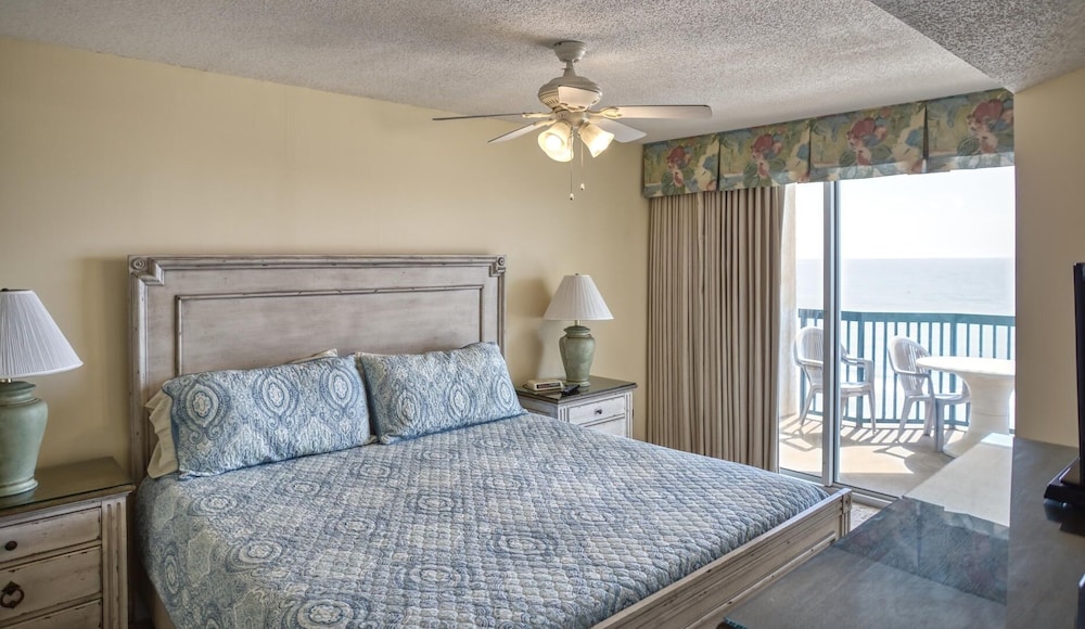 Condo, 3 Bedrooms