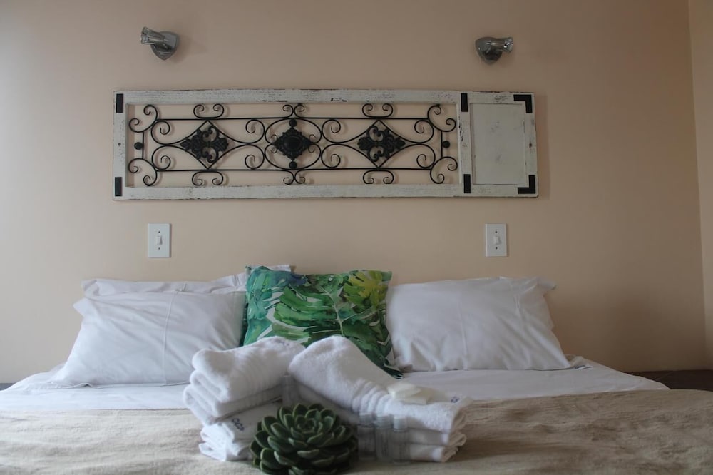 Chalet D - Kalahari Self-Catering King