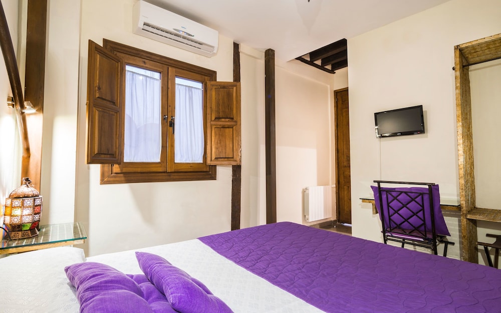 Interior Basic Double Room