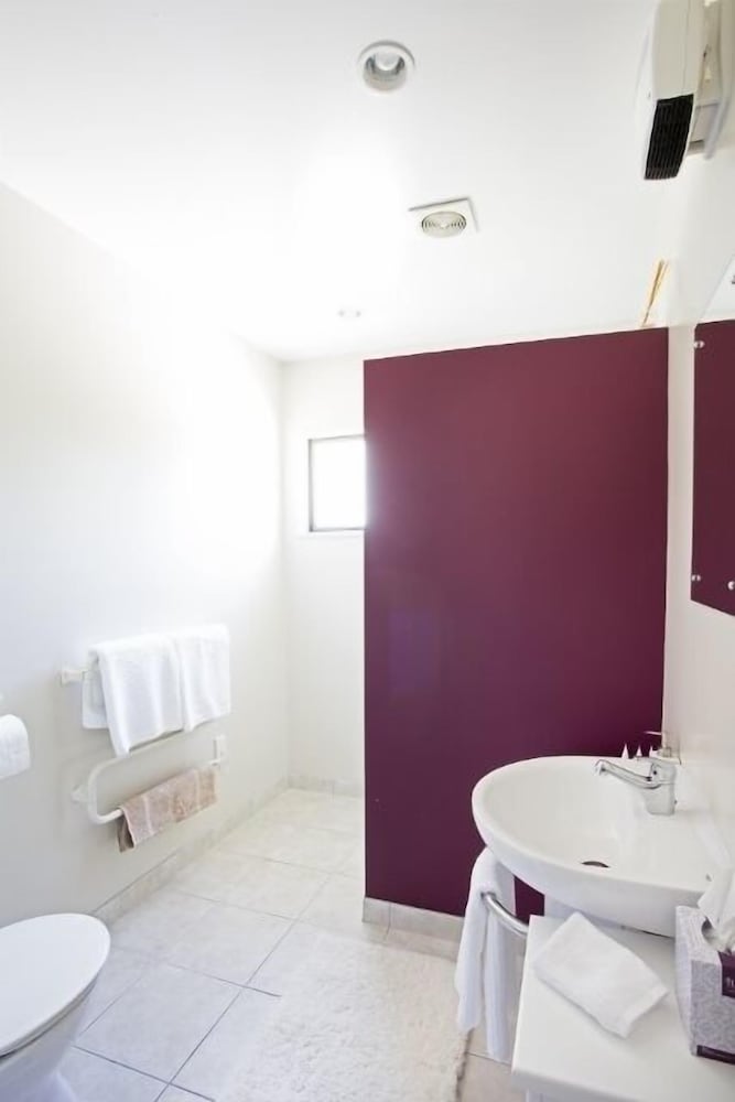 Studio, Ensuite, Mountain View thumbnail 6