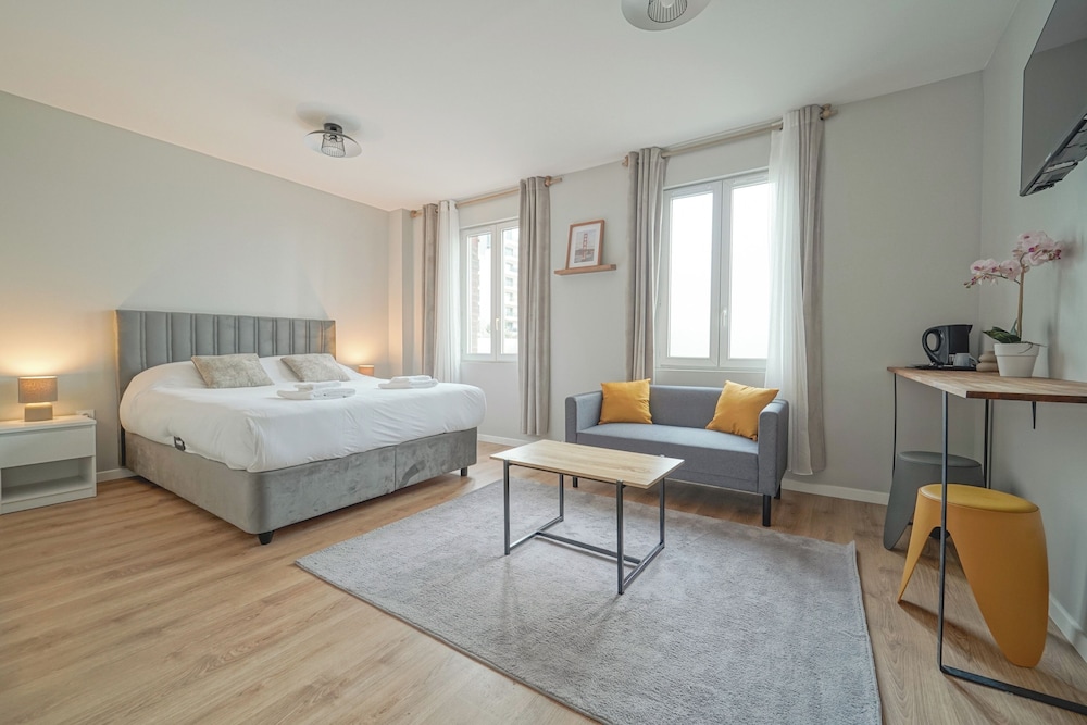 Double Room, City View