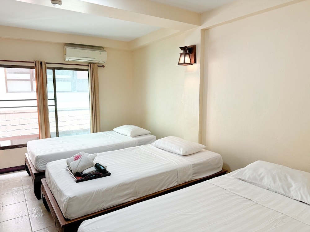 6. Standard Triple Bed With Ac