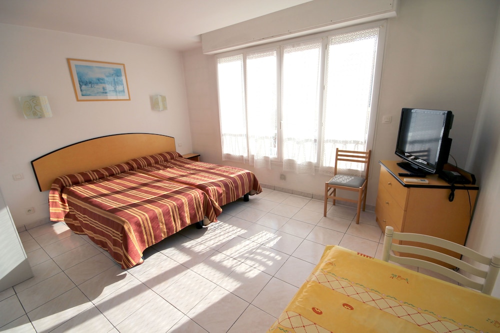 Standard Apartment, 2 Twin Beds - Photo 1