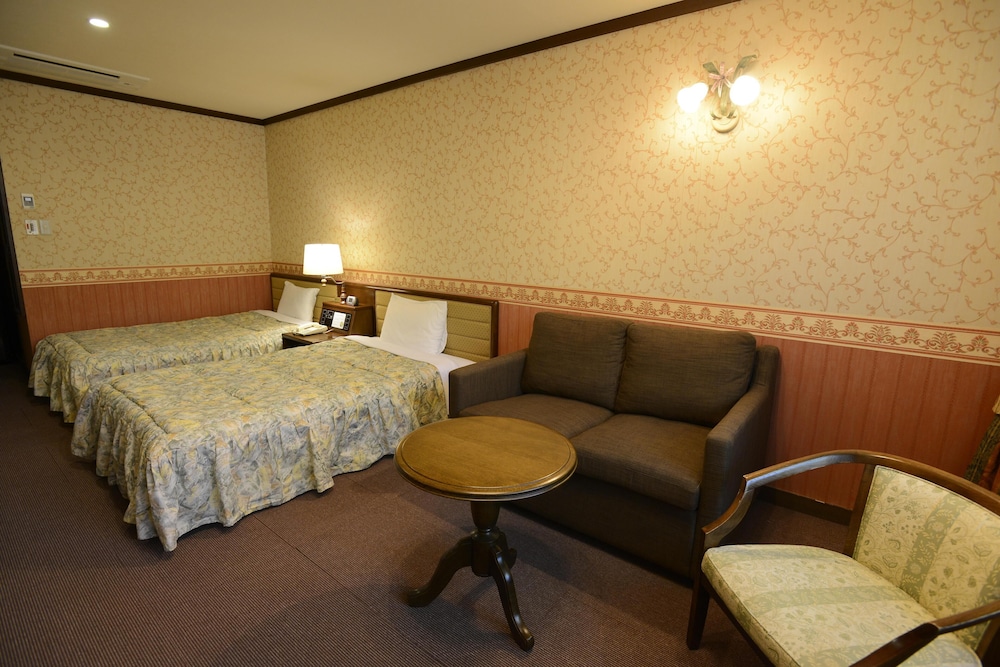 Deluxe Twin Room (Non-smoking) photo 2