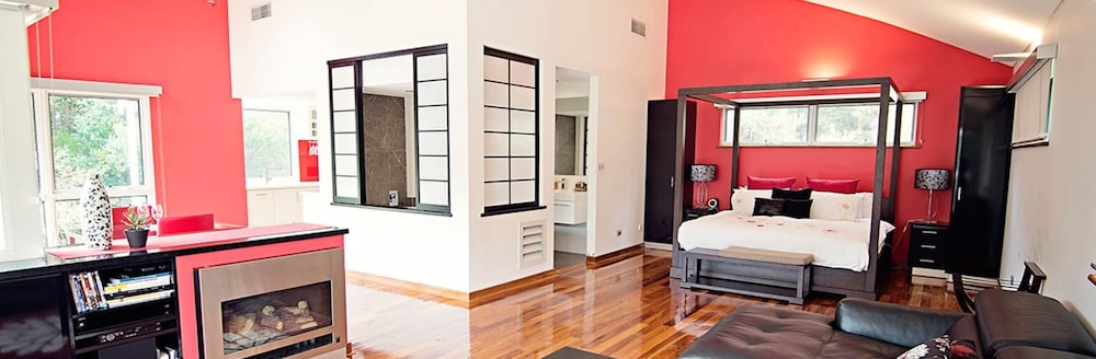 Deluxe Chalet, 1 King Bed, Accessible photo 3
