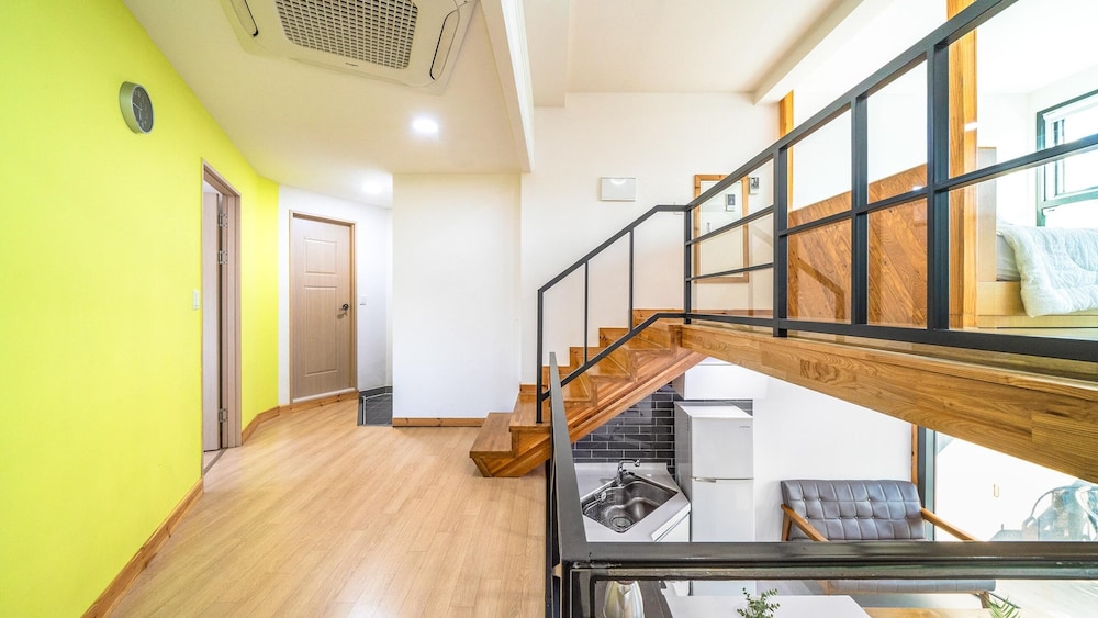 Basic Room, 2 Bedrooms (red 2) - Photo 17