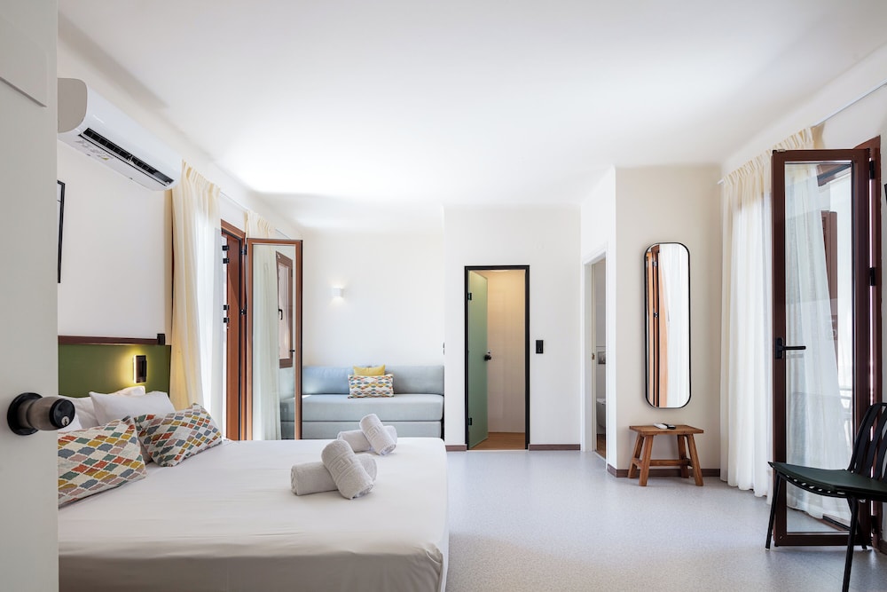 Elegant Studio with Balcony