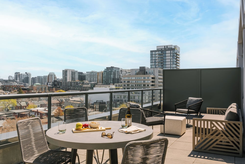 Superior Apartment, 1 Bedroom, Balcony, City View, photo 6