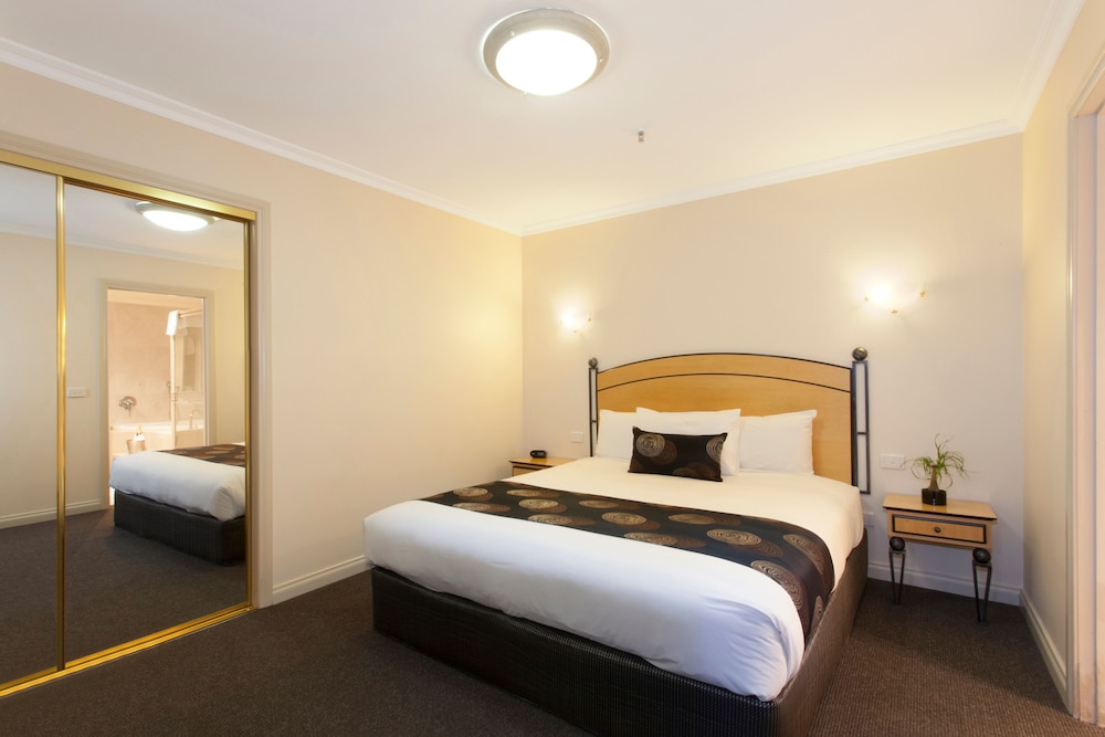 One Bedroom Spa Apartment - Photo 3