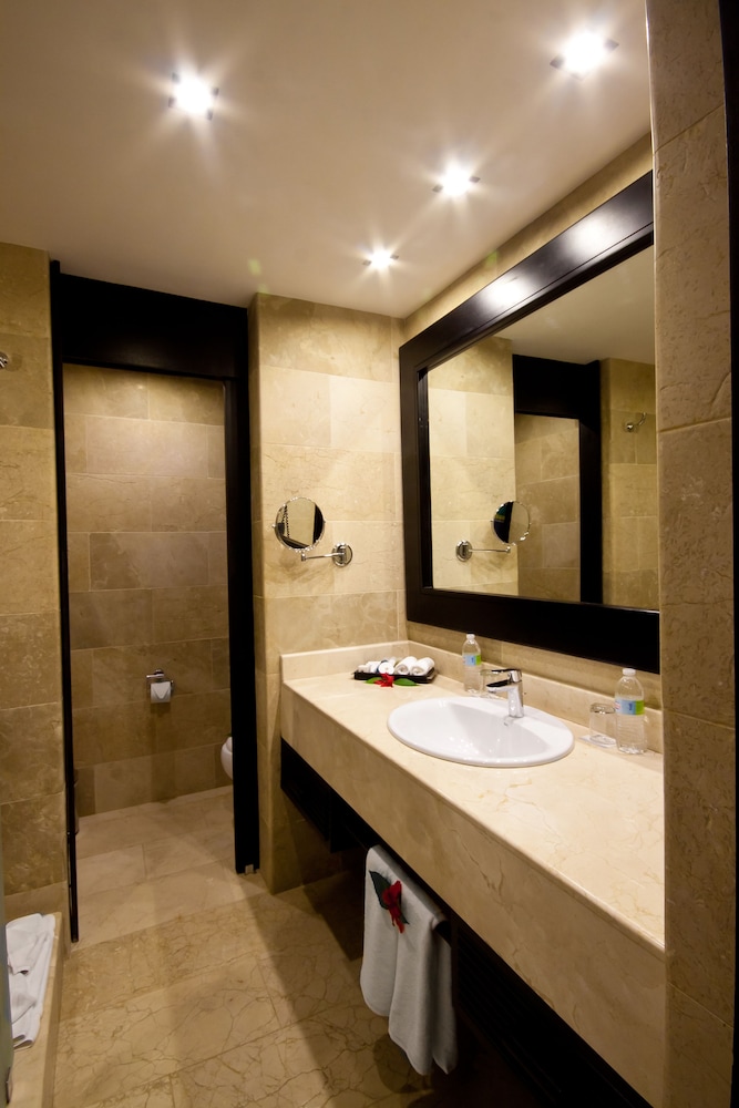 Comfort Room - Photo 4