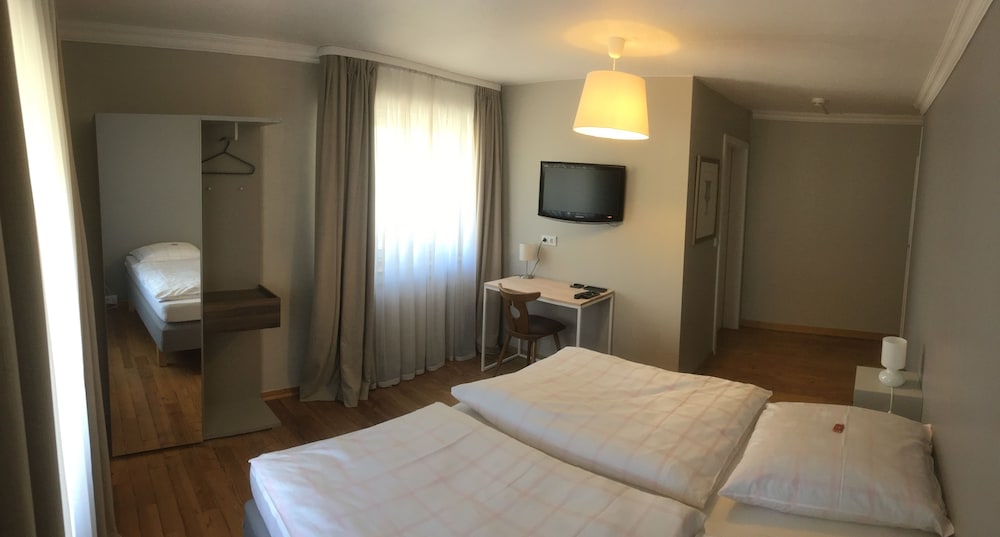 Comfort Double or Twin Room, 1 Bedroom, River View photo 3
