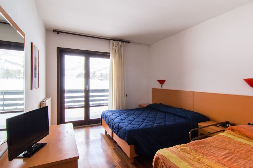 Comfort Triple Room, Mountain View photo 1