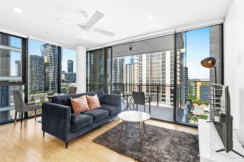 1 Bedroom Apartment - Photo 13