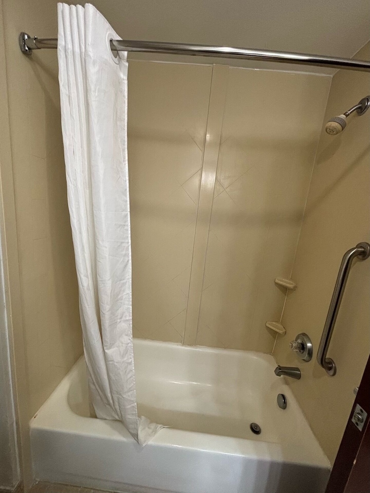 Room, 2 Queen Beds, Non Smoking - Photo 4