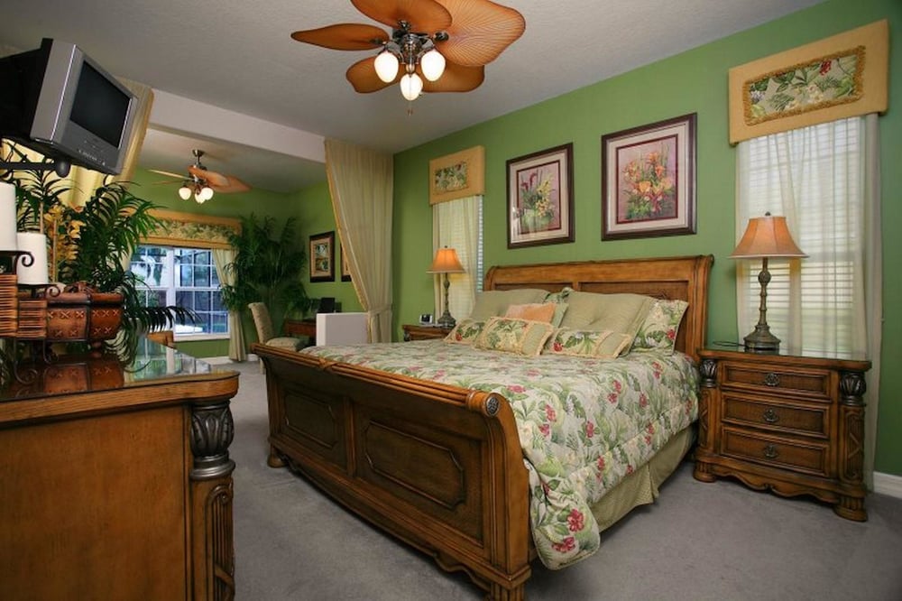House, 5 Bedrooms (7950)